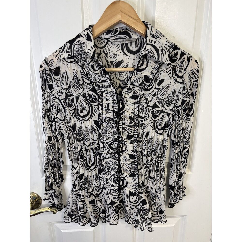 Signature Larry Levine Black & White Crepe Printed Blouse Size Small PETITE